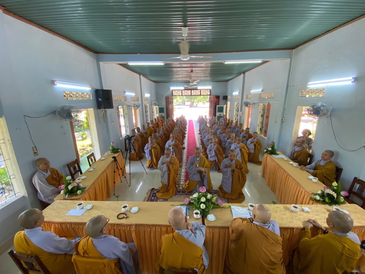 Phân ban Ni giới Trung ương thăm cúng dường trường hạ Ni tại Bình Định
